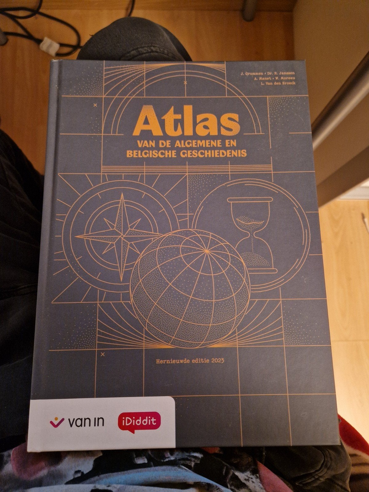 Nieuw Atlas van de algemene en Belgische geschiedenis 2023, Enlèvement, Neuf, Histoire