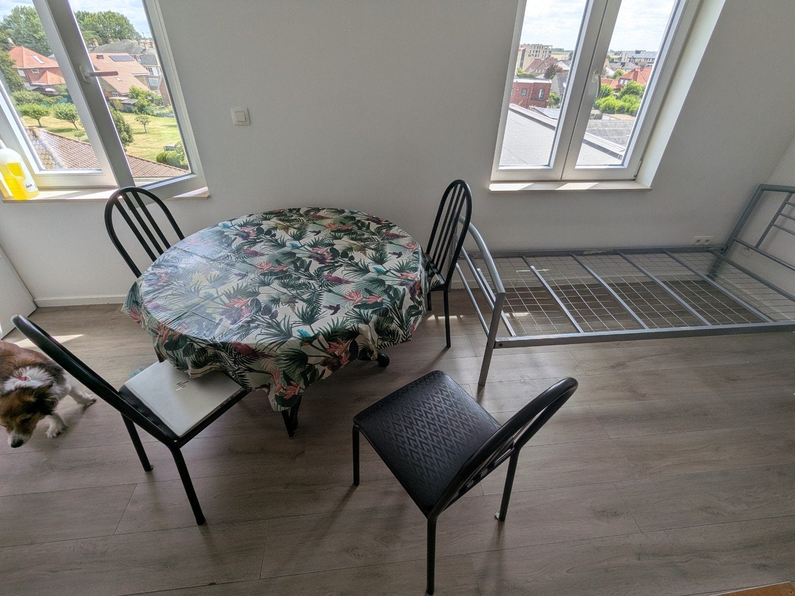 gratis ronde tafel zwart hout + nap + 4 stoelen  op te halen, Ophalen