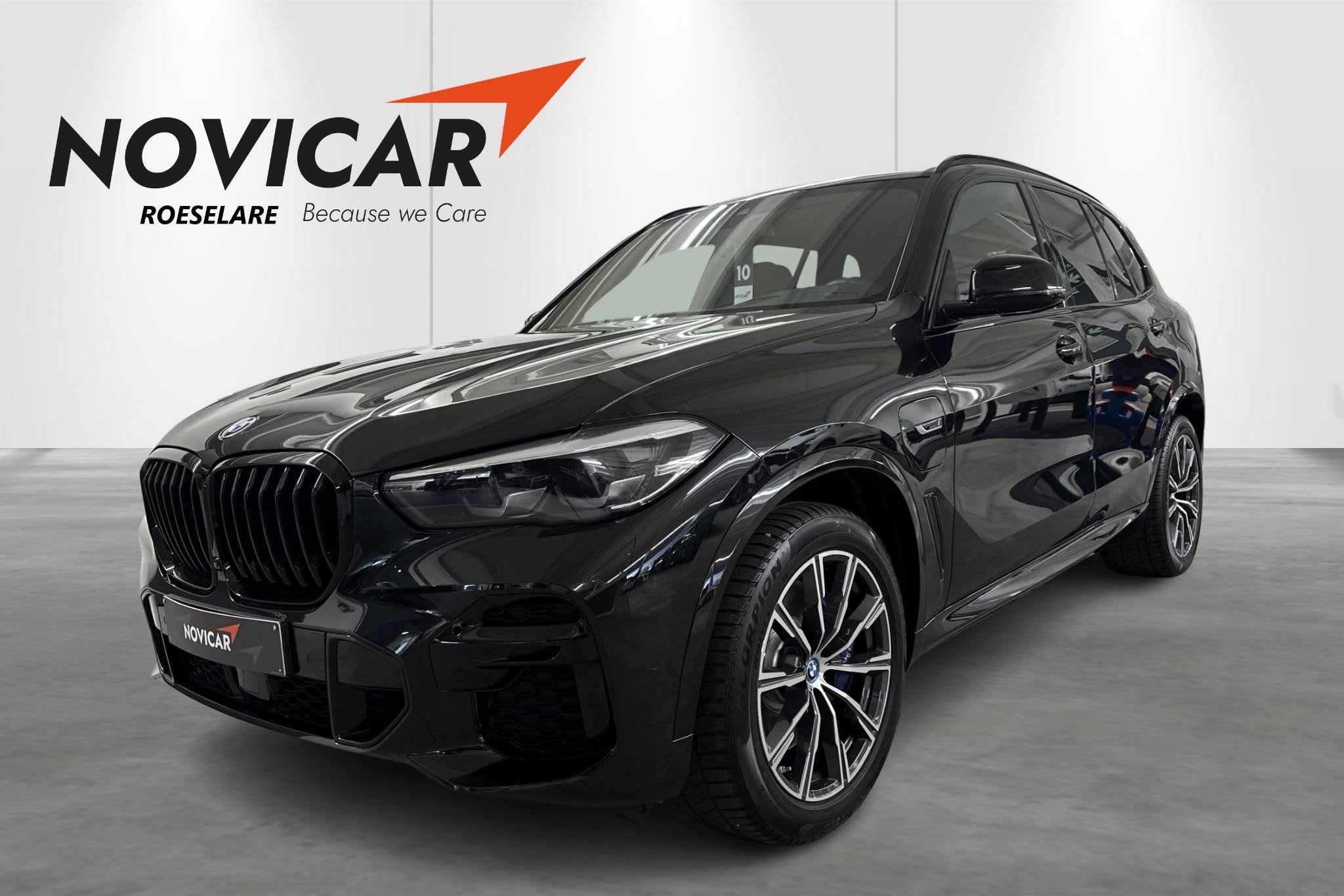 BMW X5 xDrive45e - GPS + LEDER + CAMERA + SFEERVERLICHTIN, Auto's, Stof, Gebruikt, https://public.car-pass.be/vhr/6af0dcdd-6518-454f-a938-637f952833c5
