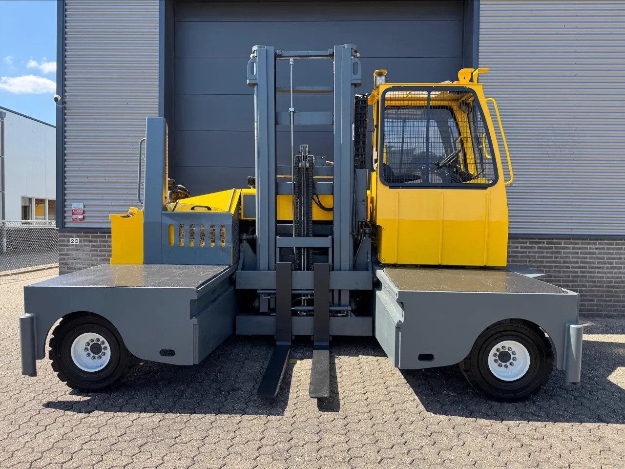 Combilift G5000S LPG 5 ton zijlader vierweg heftruck, Zakelijke goederen, Machines en Bouw | Heftrucks en Intern transport, Meer dan 4000 kg