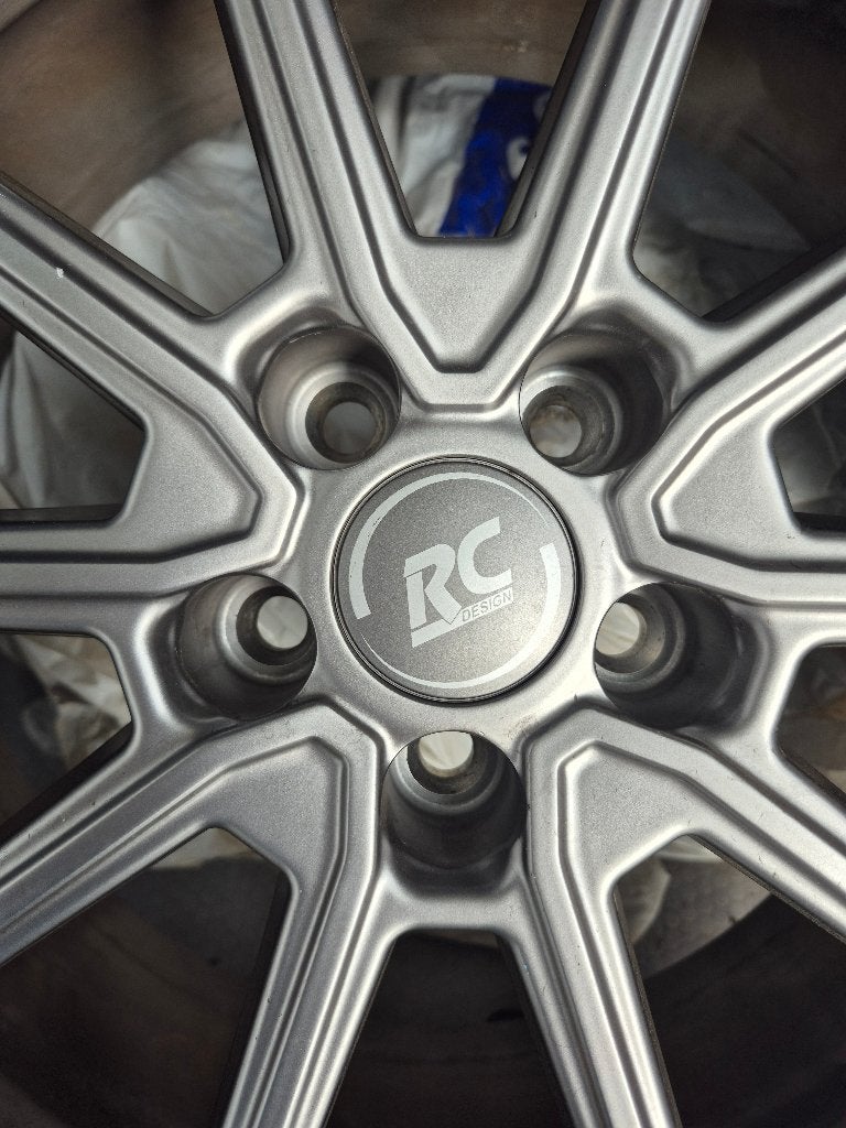 Winterbanden plus velgen, 255 mm, Velg(en), Nieuw, Winterbanden