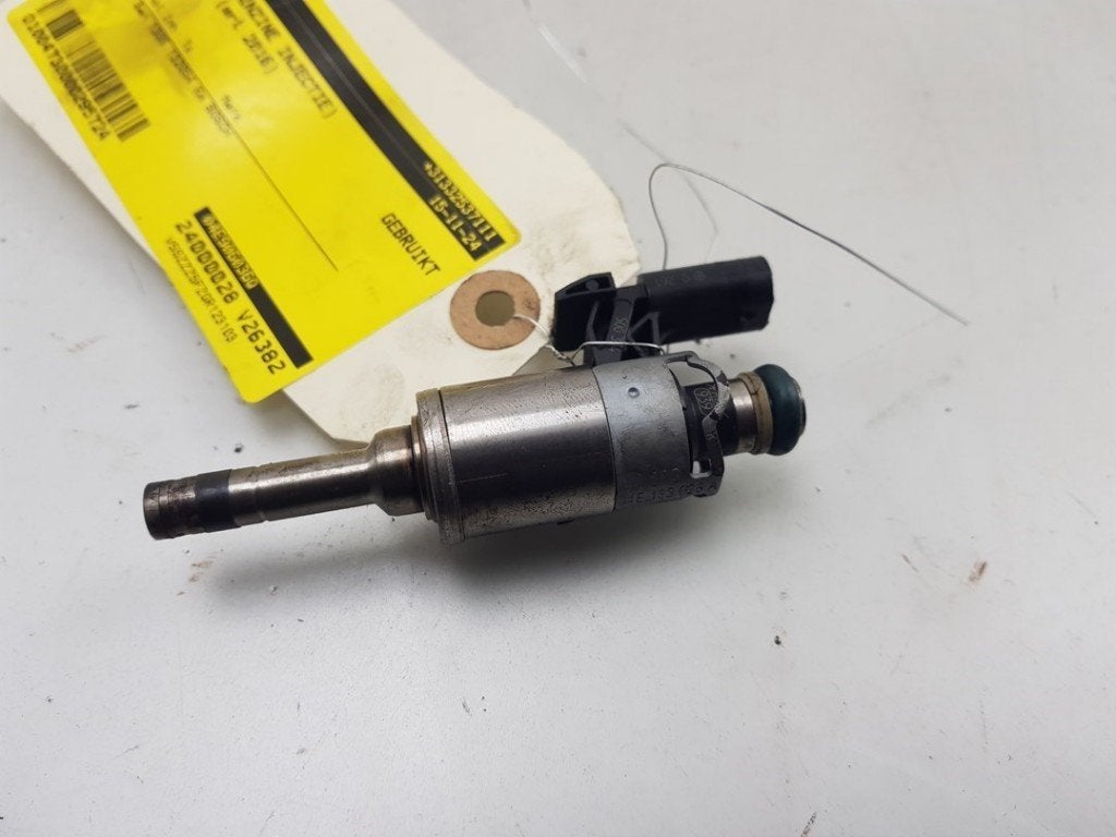 INJECTEUR Seat Leon ST (5FF) (01-2012/08-2020), Autos : Pièces & Accessoires, Robert Bosch AG, Utilisé, Seat, Robert-Bosch-Allee 1
74232  Abstatt, DE