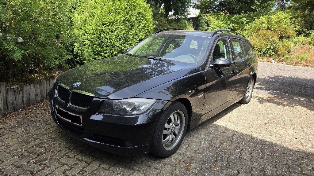BMW E91 318i, Autos, BMW, Boîte manuelle, Noir, 5 portes, Particulier