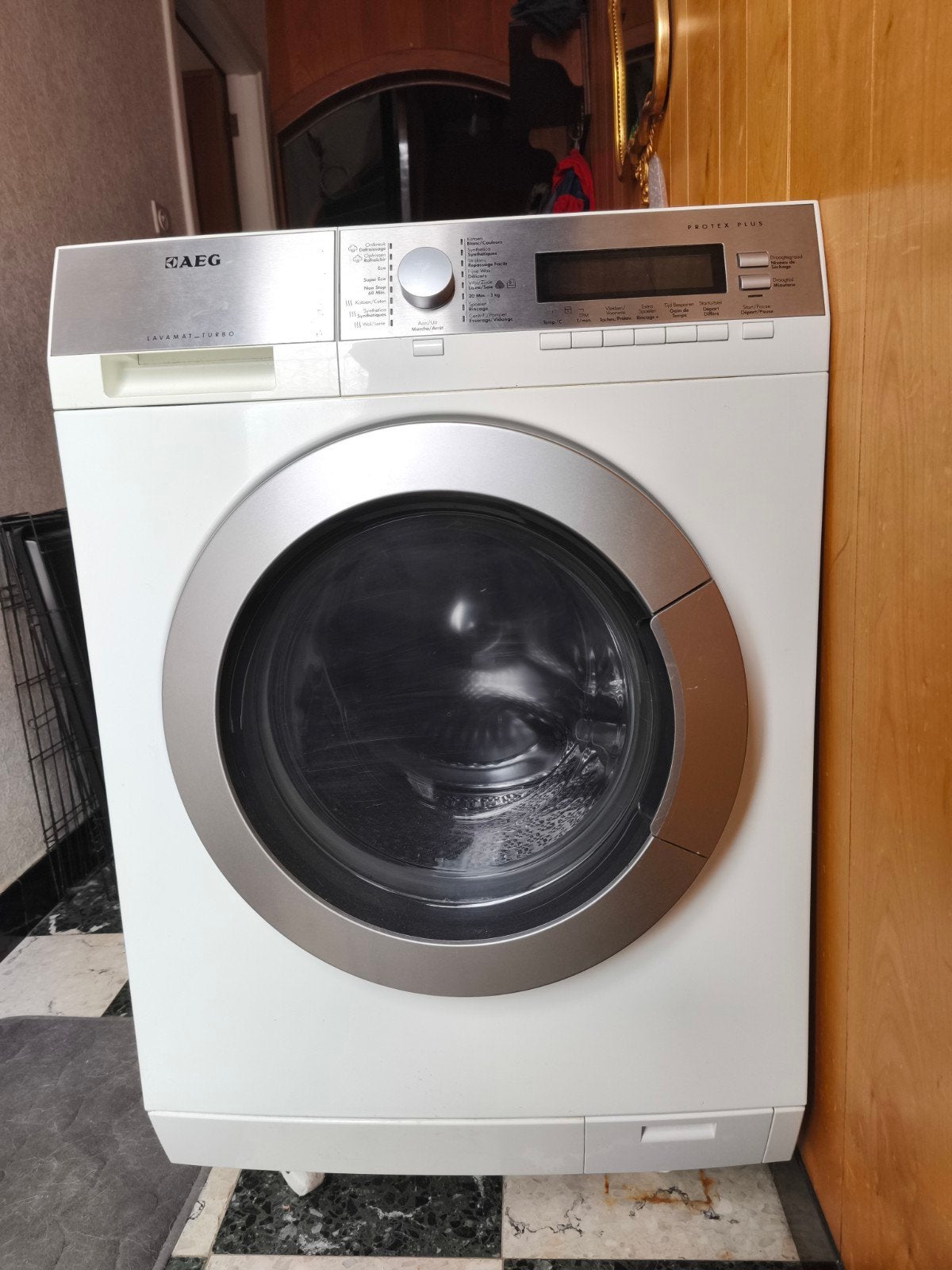 AEG Lavamat Turbo -
Was-droogcombinatie(8kg/6kg), Elektronische apparatuur, Wasmachines, Ophalen, Gebruikt, Voorlader, 85 tot 90 cm