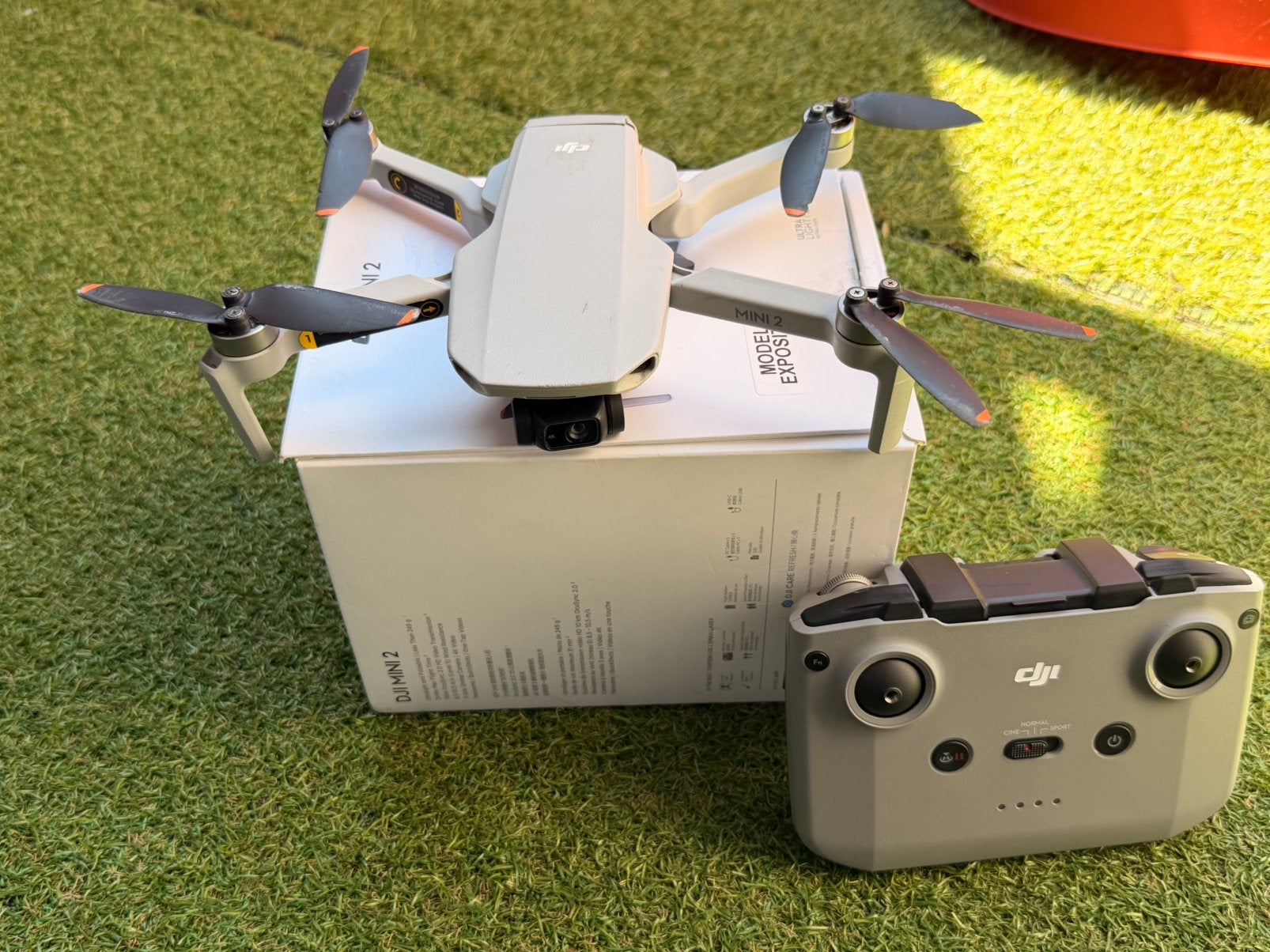 Te Koop: DJI Mini 2 Drone – Model Exhibition, Enlèvement ou Envoi, Comme neuf