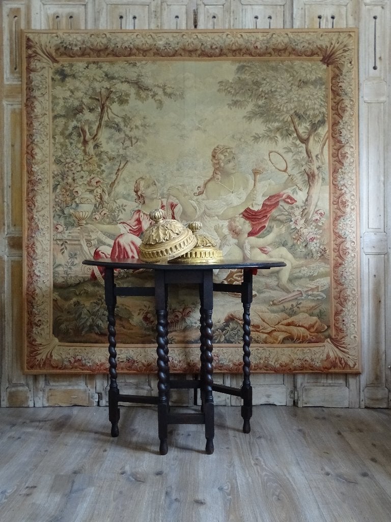 Engelse hangoor tafel, Ophalen