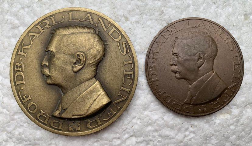 Medaille, penning 2X Rode Kruis NL, Karl Landsteiner GR+KL, Ophalen of Verzenden, Overige materialen