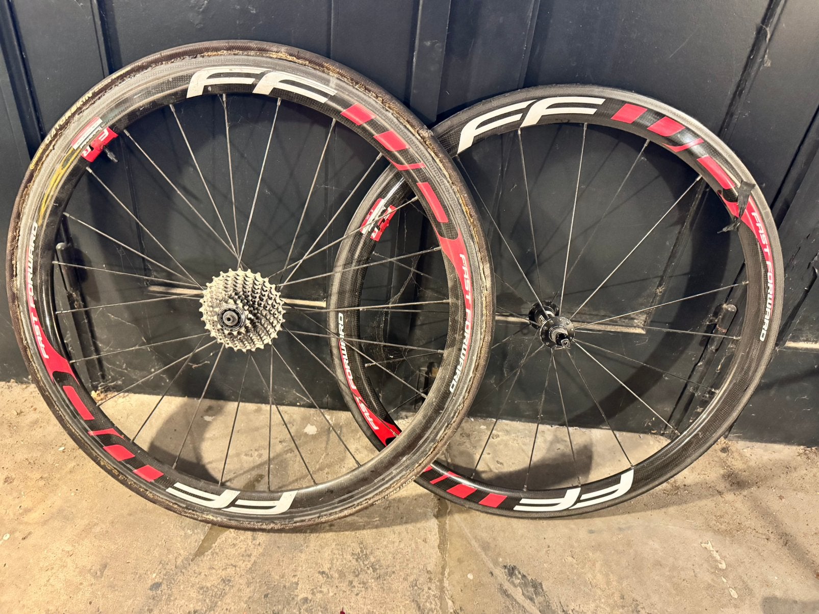 Roues carbon FFWD 700c Boyaux frein sur jante, Vélos & Vélomoteurs, Vélos Pièces, Enlèvement, Pneu, Carbone