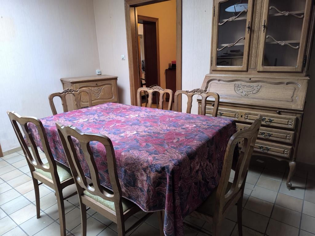 Salle à  manger, Enlèvement