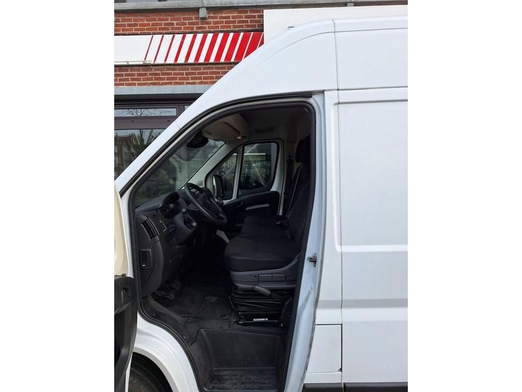 Peugeot Boxer FT L3H2 435 BlueHDI Asfalt - CAMERA - 3e zit, Auto's, Peugeot, 122 kW, Wit, 5 deurs, Parkeersensor