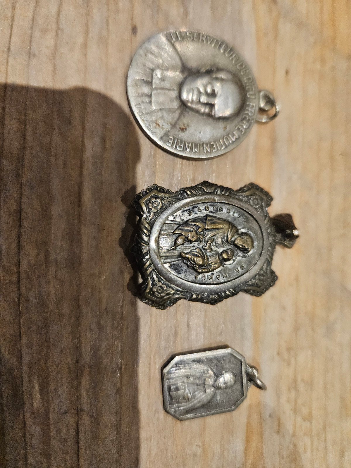 Lot de 3 médailles religieuses anciennes/vintage, Enlèvement ou Envoi