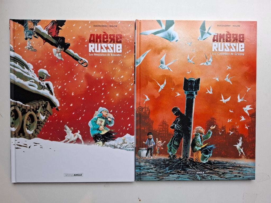 AMERE RUSSIE TOMES 1 ET 2 SERIE COMPLETE TBE REED, Livres, Série complète ou Série, Enlèvement ou Envoi, Comme neuf