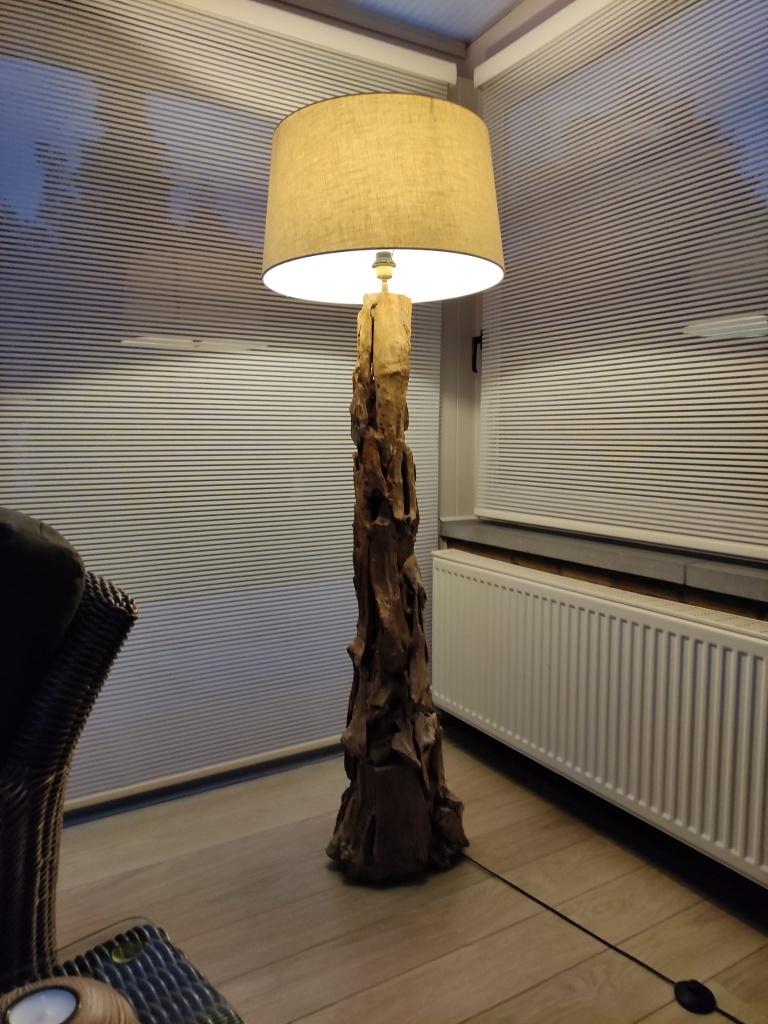 Lampadaire vintage en bois sculpté, Vintage, Comme neuf, Tissus, 150 à 200 cm