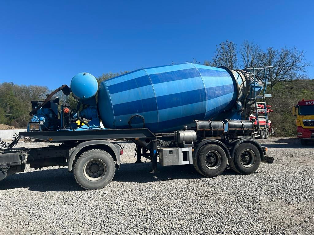 Semi-remorque mixer Automix sur chassis mol, Articles professionnels, Agriculture | Outils, Enlèvement