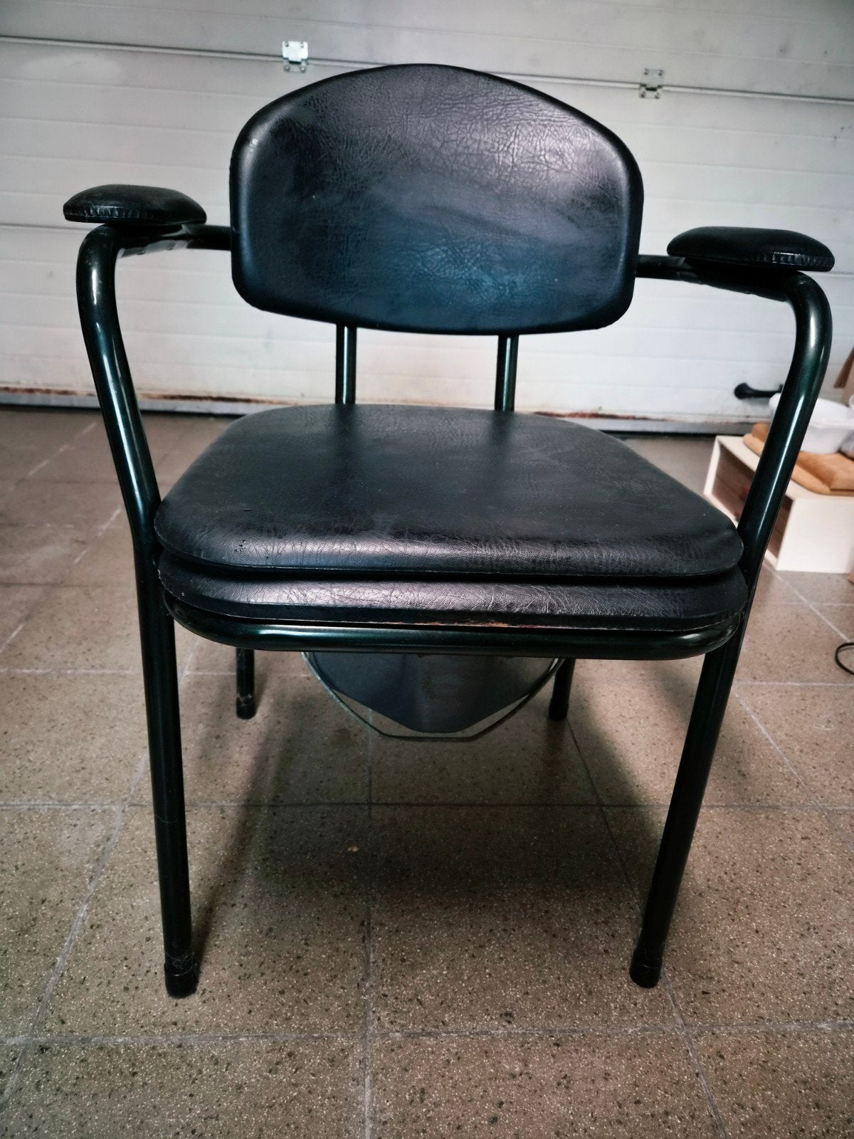 WC stoel, Enlèvement