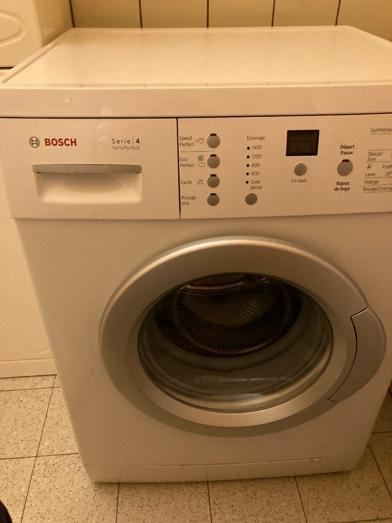 Lave linge, 1200 à 1600 tours, 6 à 8 kg, 85 à 90 cm, Programme lavage à la main