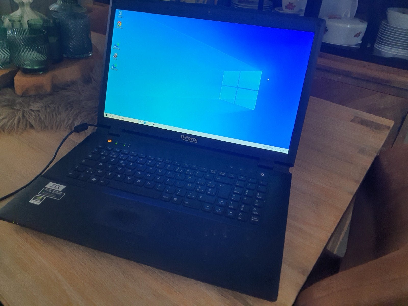 qforce laptop i5 win10 ssd512gb 6gb 17inch, Ophalen
