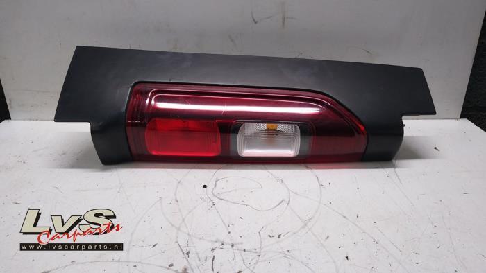 Achterlicht links van een Opel Vivaro, Gebruikt, -, -, Opel
