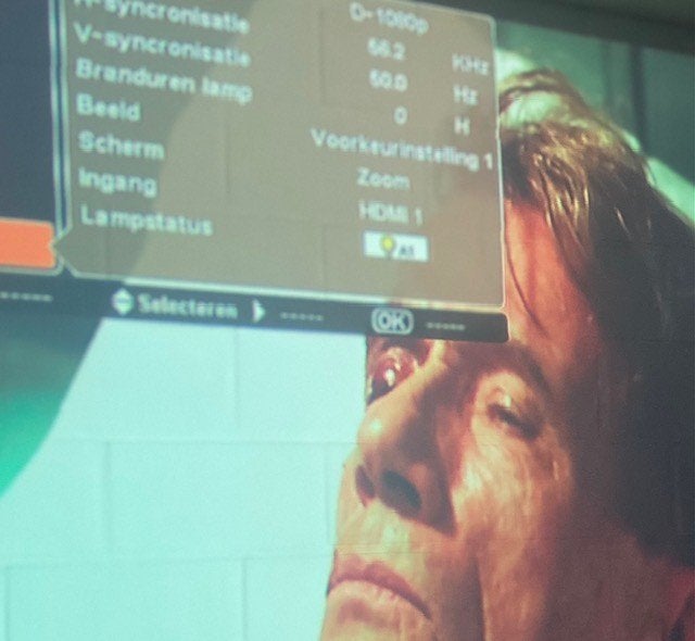 beamer hele goeie Sanyo Z5 voetbal kijken op witte muur!, Audio, Tv en Foto, Beamers, Refurbished, LCD, Full HD (1080), Ophalen