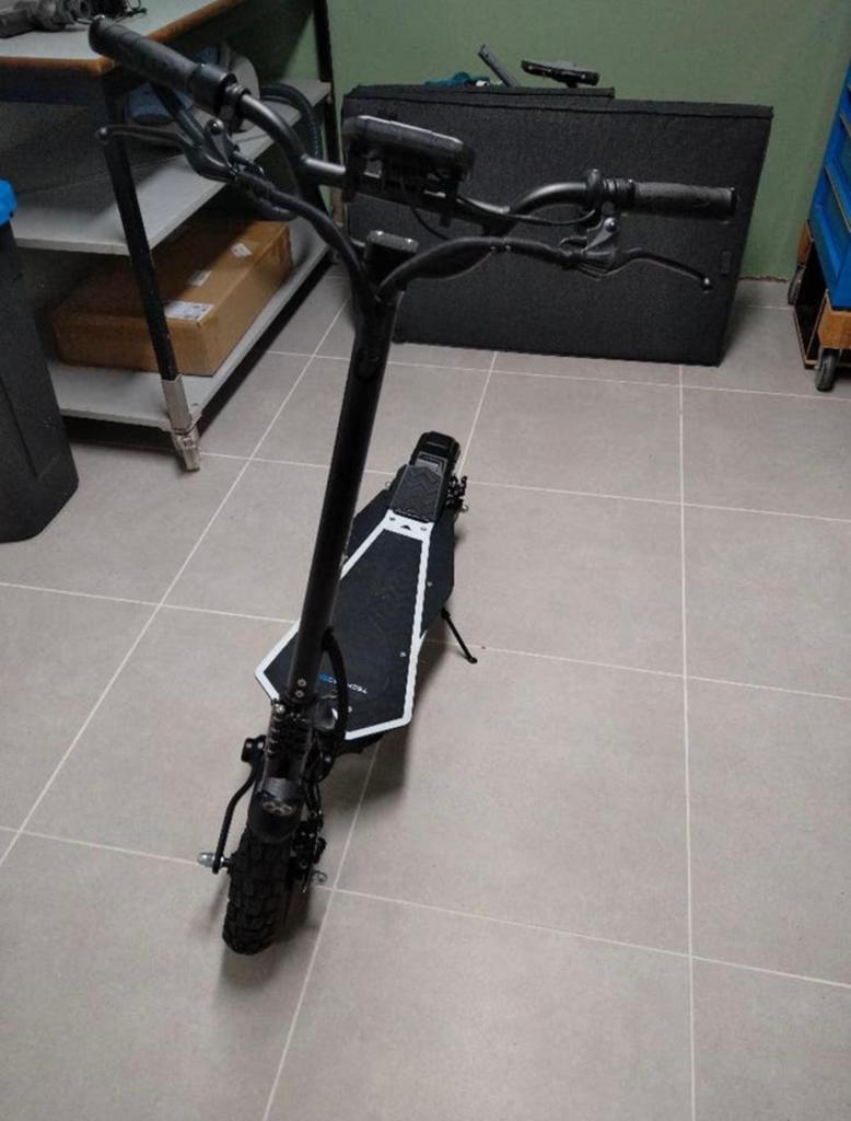 Technozom Techno Trex Zeer Snelle en Krachtige Step, Fietsen en Brommers, Steps, Ophalen, Zo goed als nieuw