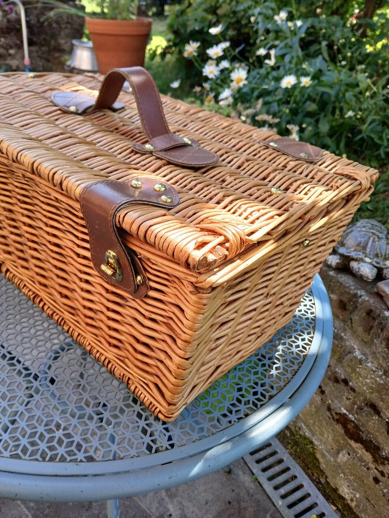 Panier de pique nique en osier, Enlèvement, Comme neuf