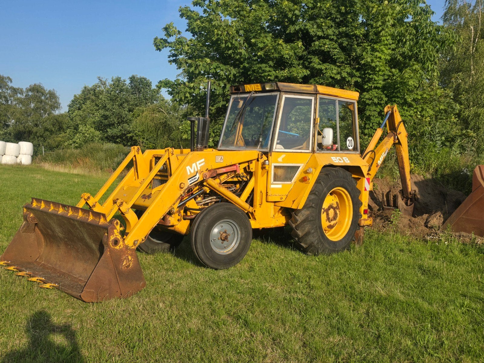 Tractopelle Massey Ferguson 50B. Pas de JCB, Articles professionnels, Enlèvement, Massey Ferguson