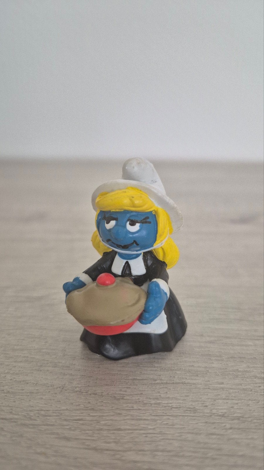 Smurfin met taart, Collections, Enlèvement ou Envoi, Comme neuf, Schtroumpfette, Poupée, Figurine ou Peluche