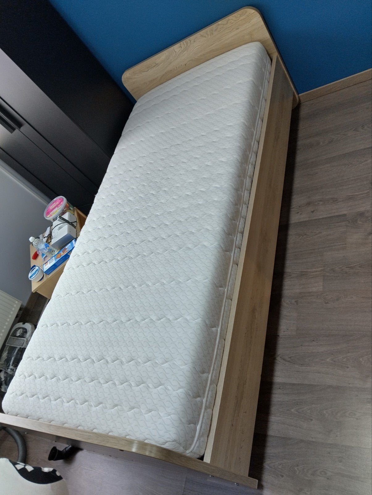 bed 1 persoon met matras, Huis en Inrichting, Ophalen