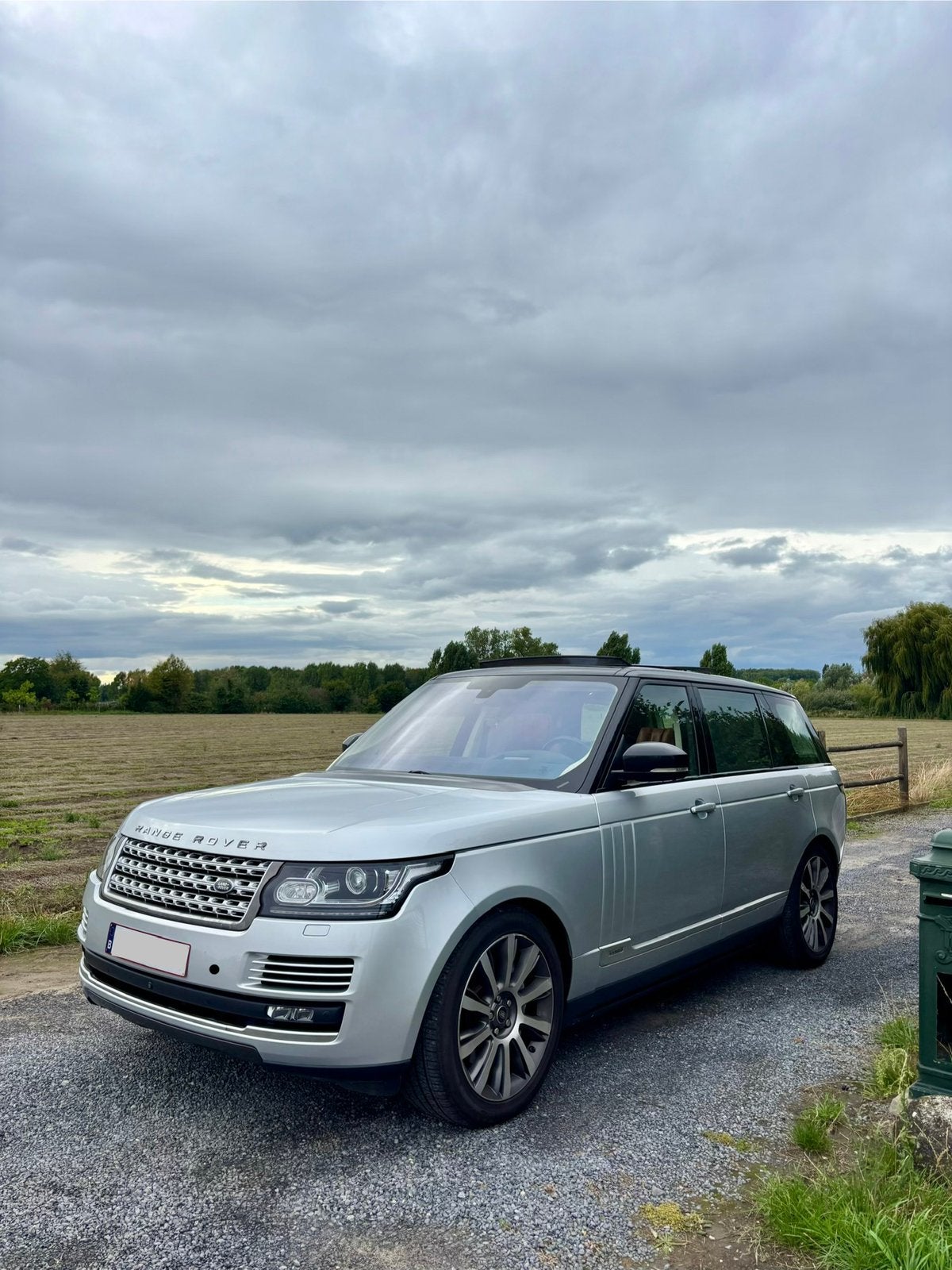 Autobiographie du Range Rover Vogue, Autos, Argent ou Gris, Achat, Euro 6, Entretenue par le concessionnaire