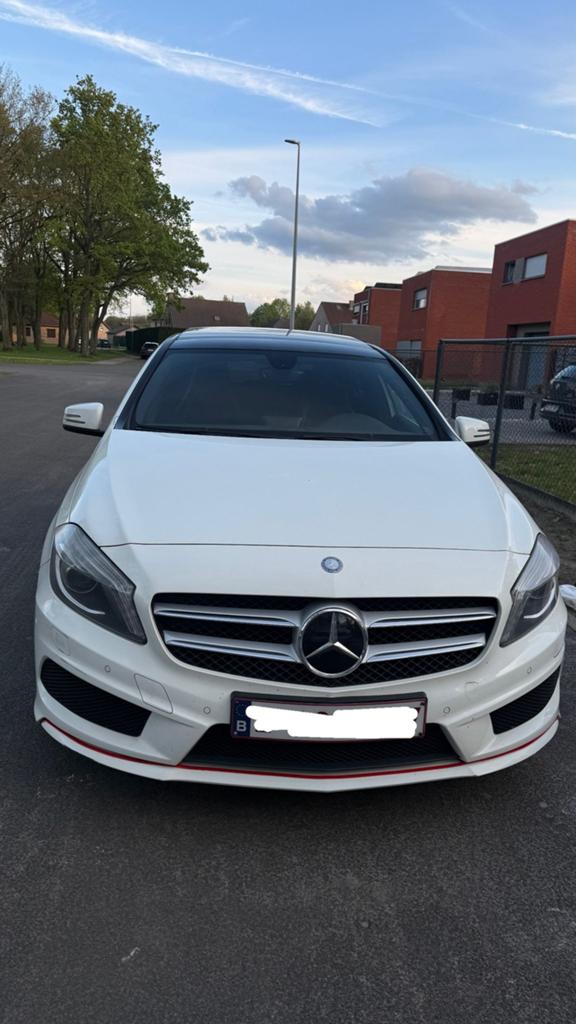 Mercedes a180 cdi Amg pakket full optie, Auto's, Mercedes-Benz, Euro 5, Zwart, Wit, 5 deurs