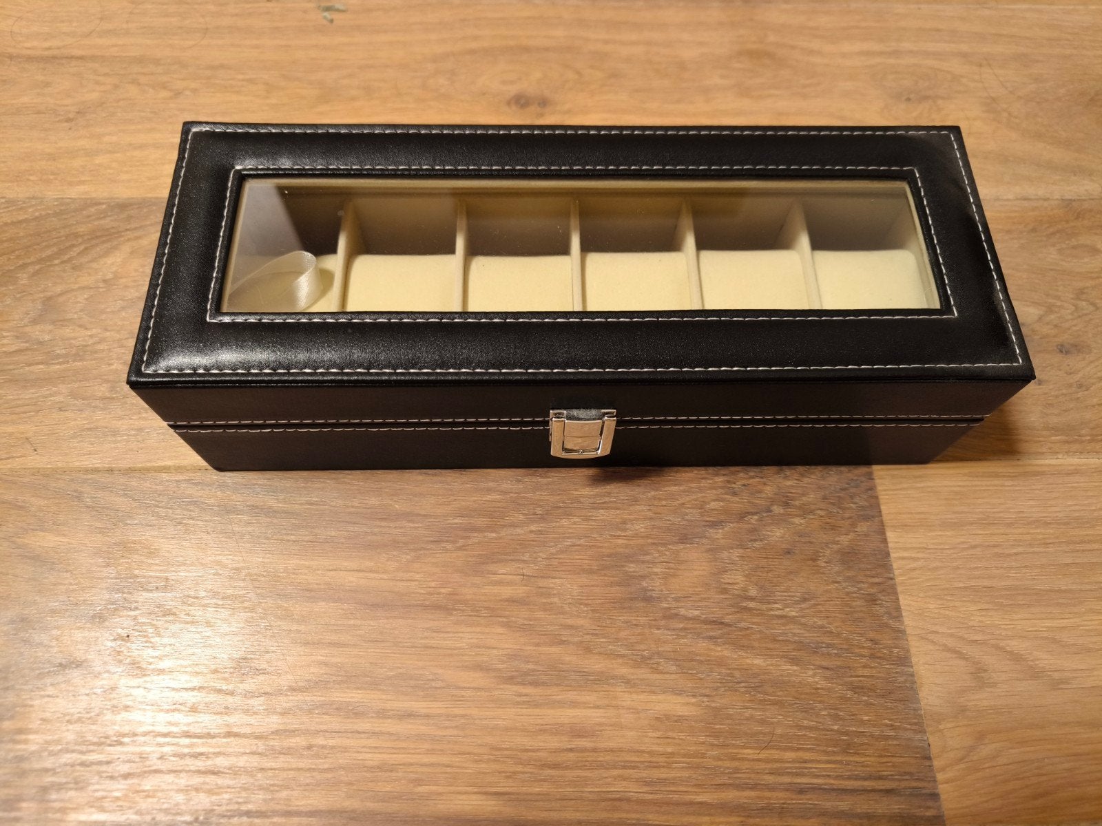 boîte à montre, Enlèvement, Comme neuf