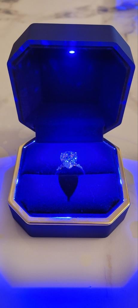 Ring, Ophalen, Overige materialen, Ring, Met edelsteen
