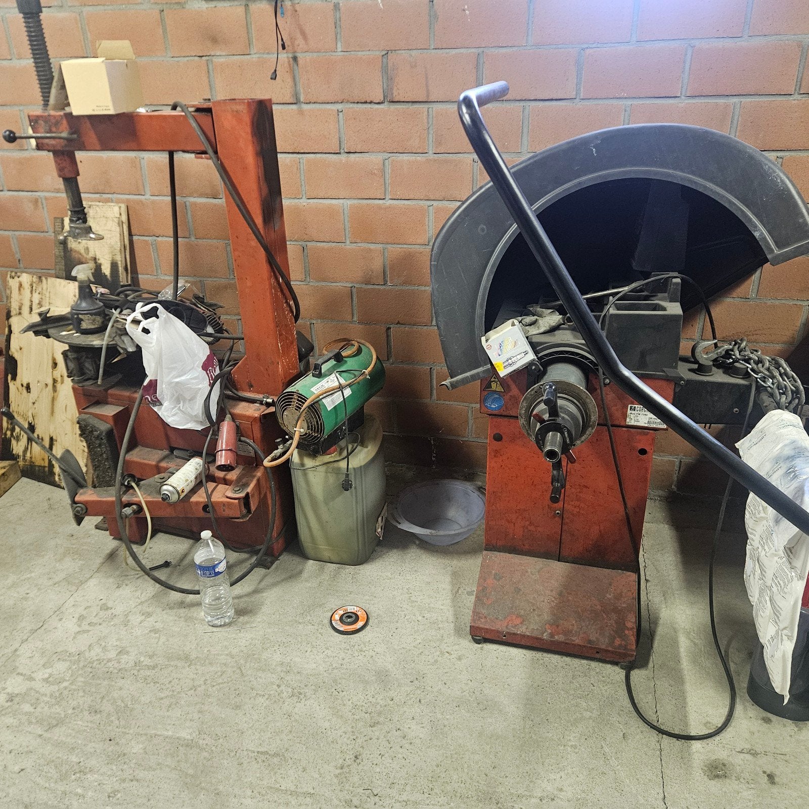 Machine à pneus + equibreuse Corghi, Autos : Divers, Outils de voiture, Enlèvement