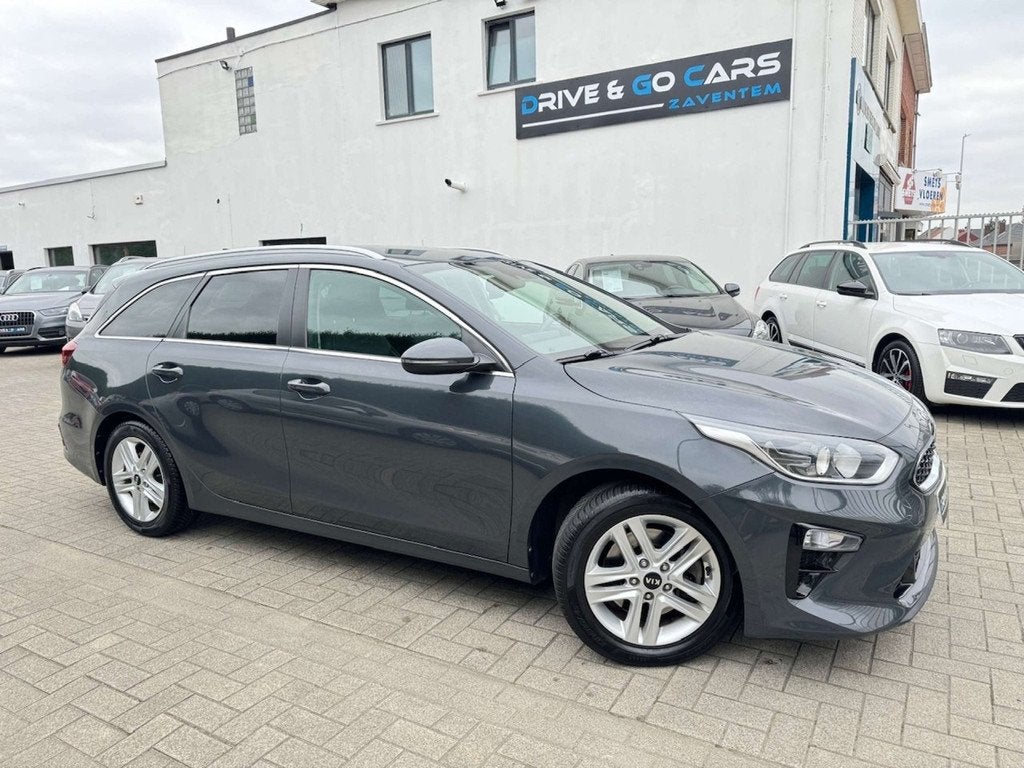 Kia Ceed 1.5 T-GDI DCT7 CarPlay * 1 JAAR GARANTIE *, Achat, Entreprise, Carnet d'entretien, https://public.car-pass.be/vhr/19b9e9d1-6e5c-47f8-af58-0316e929ddb1