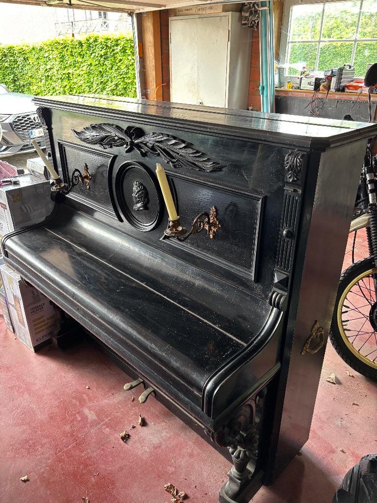 zeer oude piano, Muziek en Instrumenten, Piano's, Ophalen, Gebruikt, Zwart, Piano