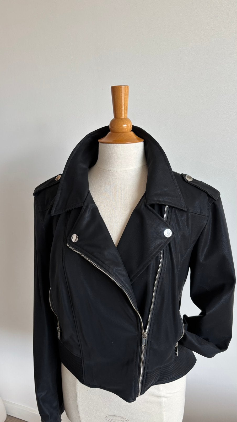 GUESS jacket ( medium), Ophalen, Zo goed als nieuw