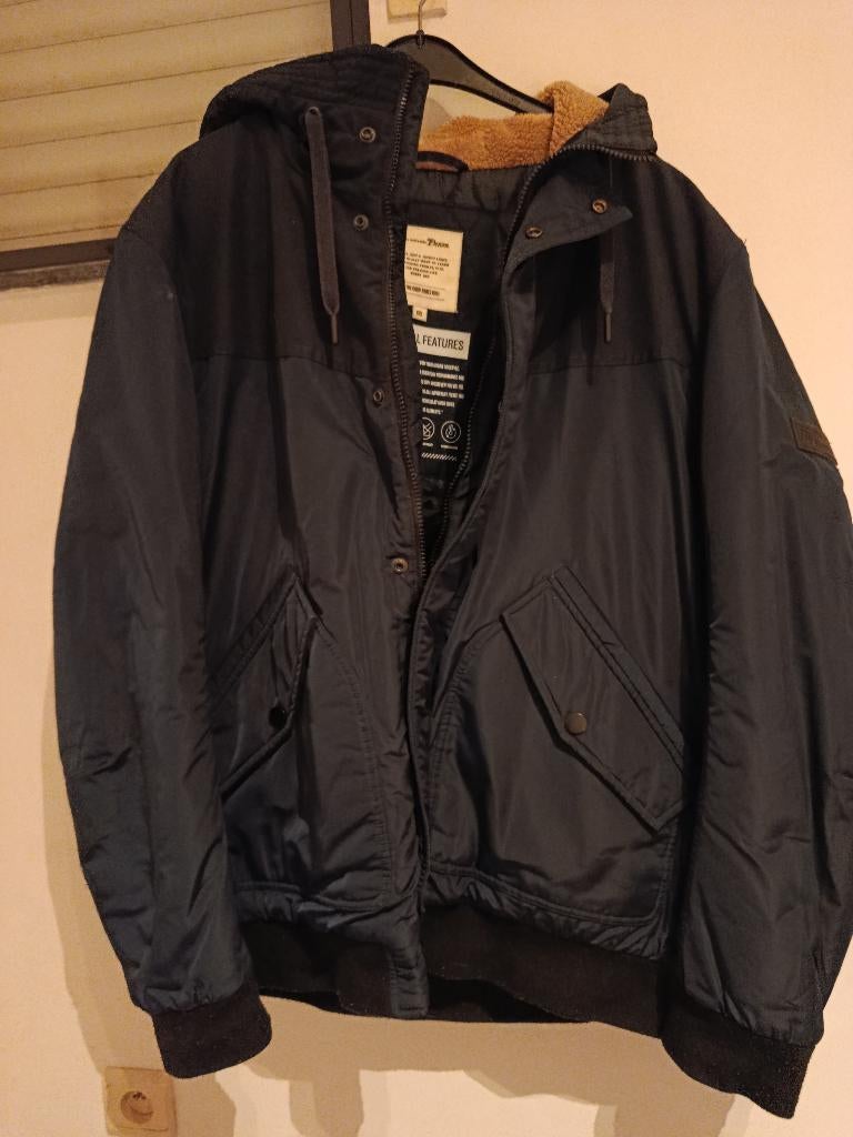 Veste d'hiver bleu foncé Tom Tailor, Vêtements | Hommes, Tom Tailor, Comme neuf, Bleu, Enlèvement