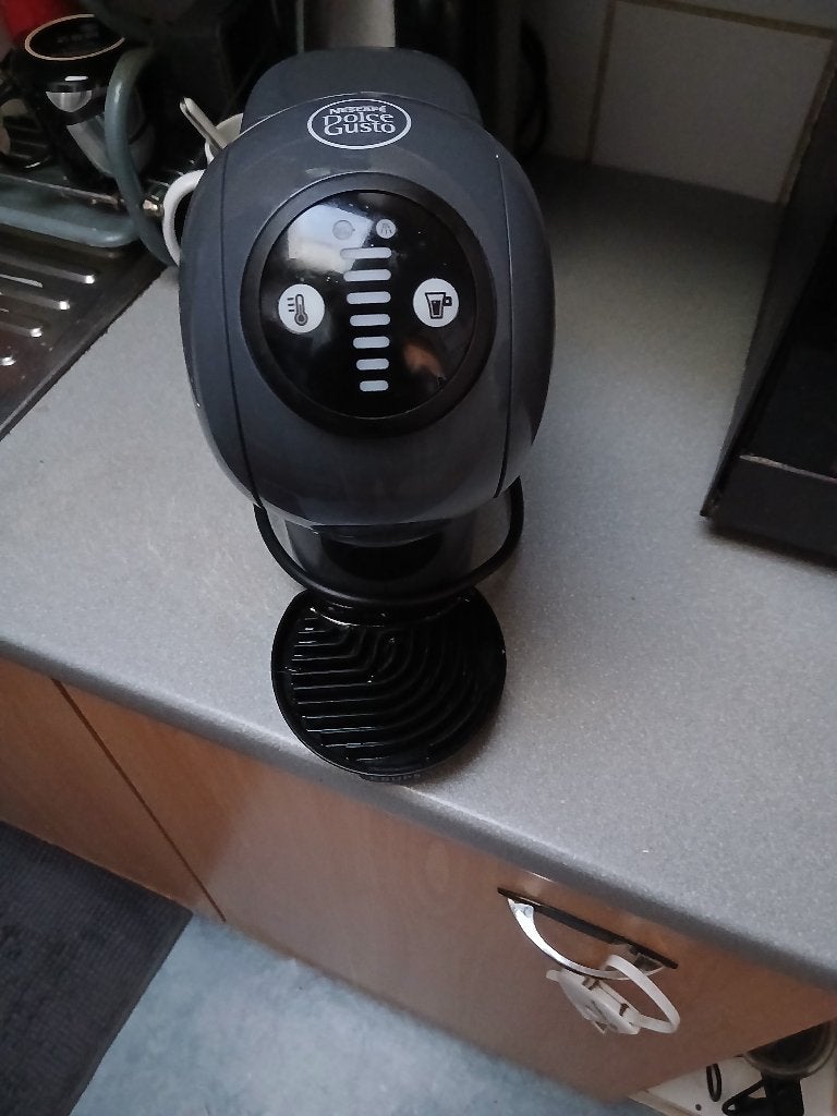 Dolce Gusto Genio S, Elektronische apparatuur, Ophalen, Zo goed als nieuw, Overige modellen, Afneembaar waterreservoir