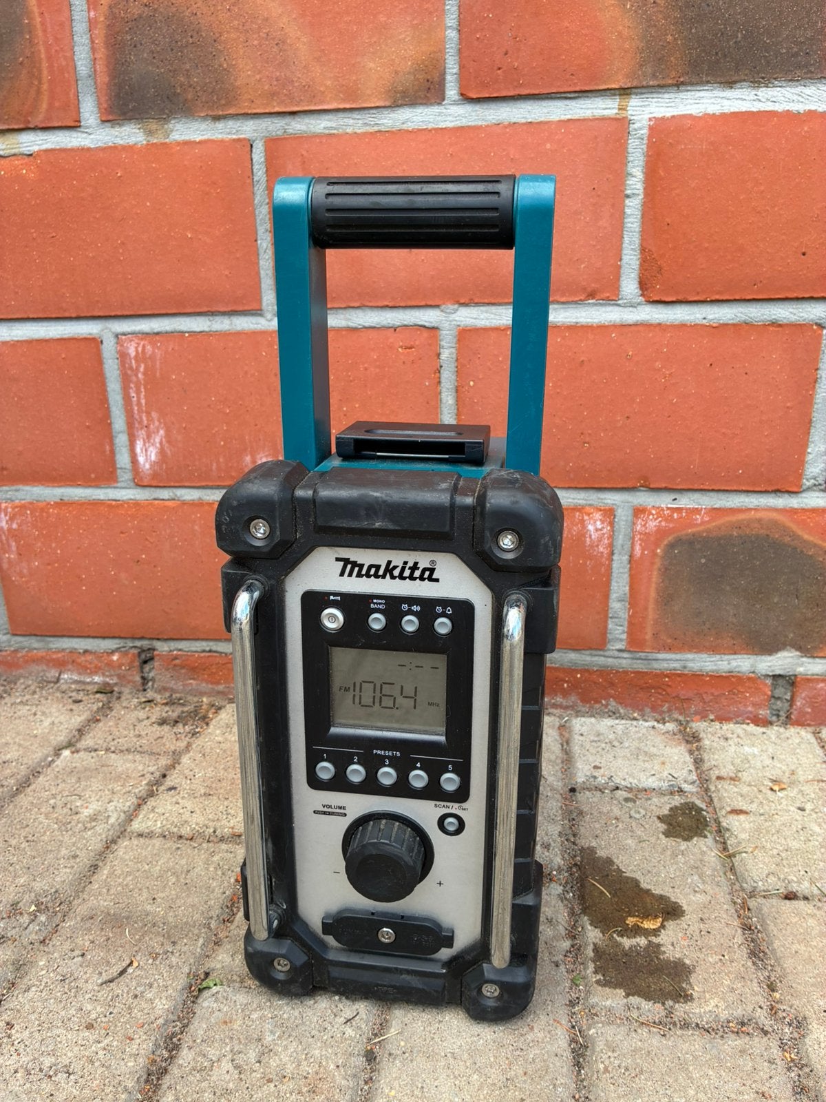 Makita DMR116 bouwradio, Audio, Tv en Foto, Radio's, Ophalen, Zo goed als nieuw, Bouwradio