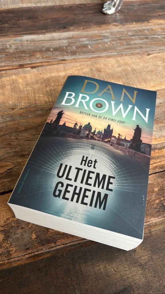 Dan Brown - Het ultieme geheim, België, Ophalen of Verzenden, Zo goed als nieuw, Dan Brown