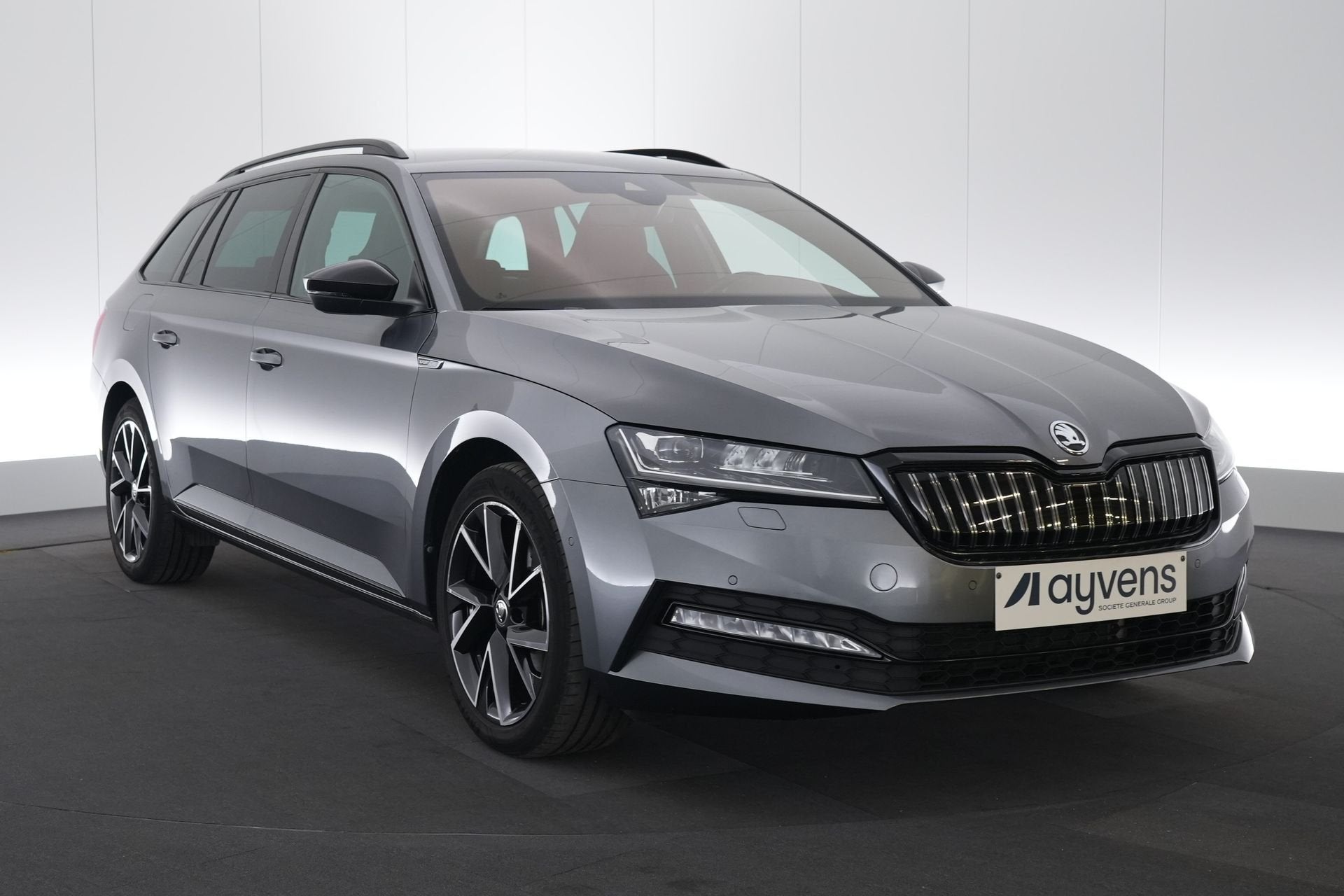 (2BVT732) SKODA SUPERB COMBI, Auto's, Skoda, Gebruikt, Euro 6, https://public.car-pass.be/vhr/e0013f5d-f291-4bea-8f6a-dfde447ecccc