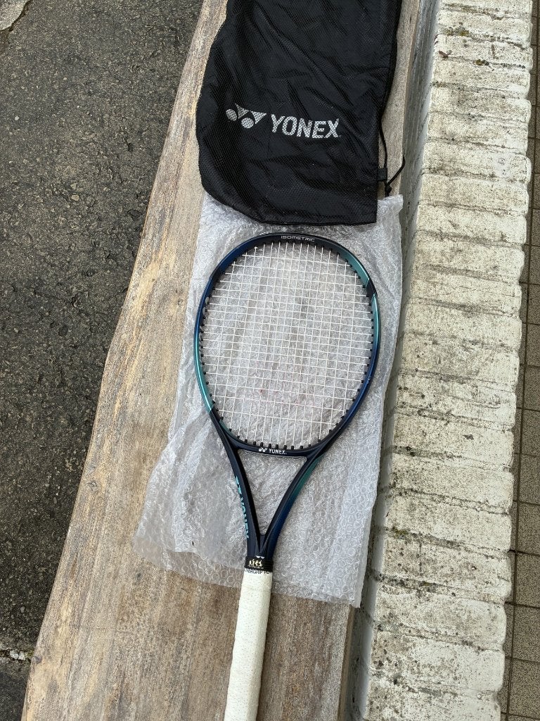 Yonex Ezone 98L - grip 3, Sports & Fitness, Tennis, Autres marques, Raquette, Enlèvement, Utilisé