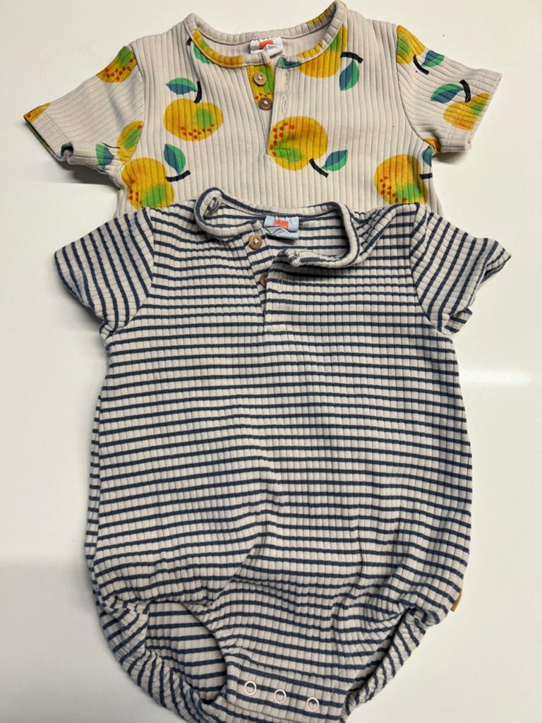 2 zomerpakjes, Enfants & Bébés, Vêtements de bébé | Taille 74, Enlèvement, Comme neuf, Garçon ou Fille, Costume