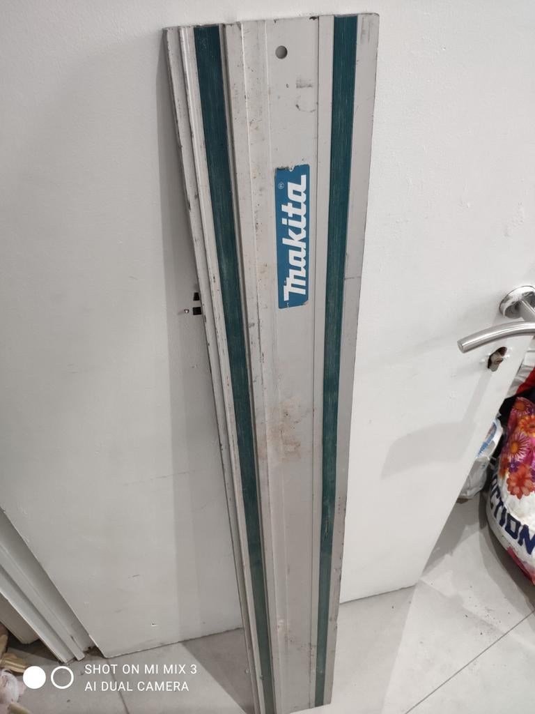 Rail de guidage Makita, Enlèvement