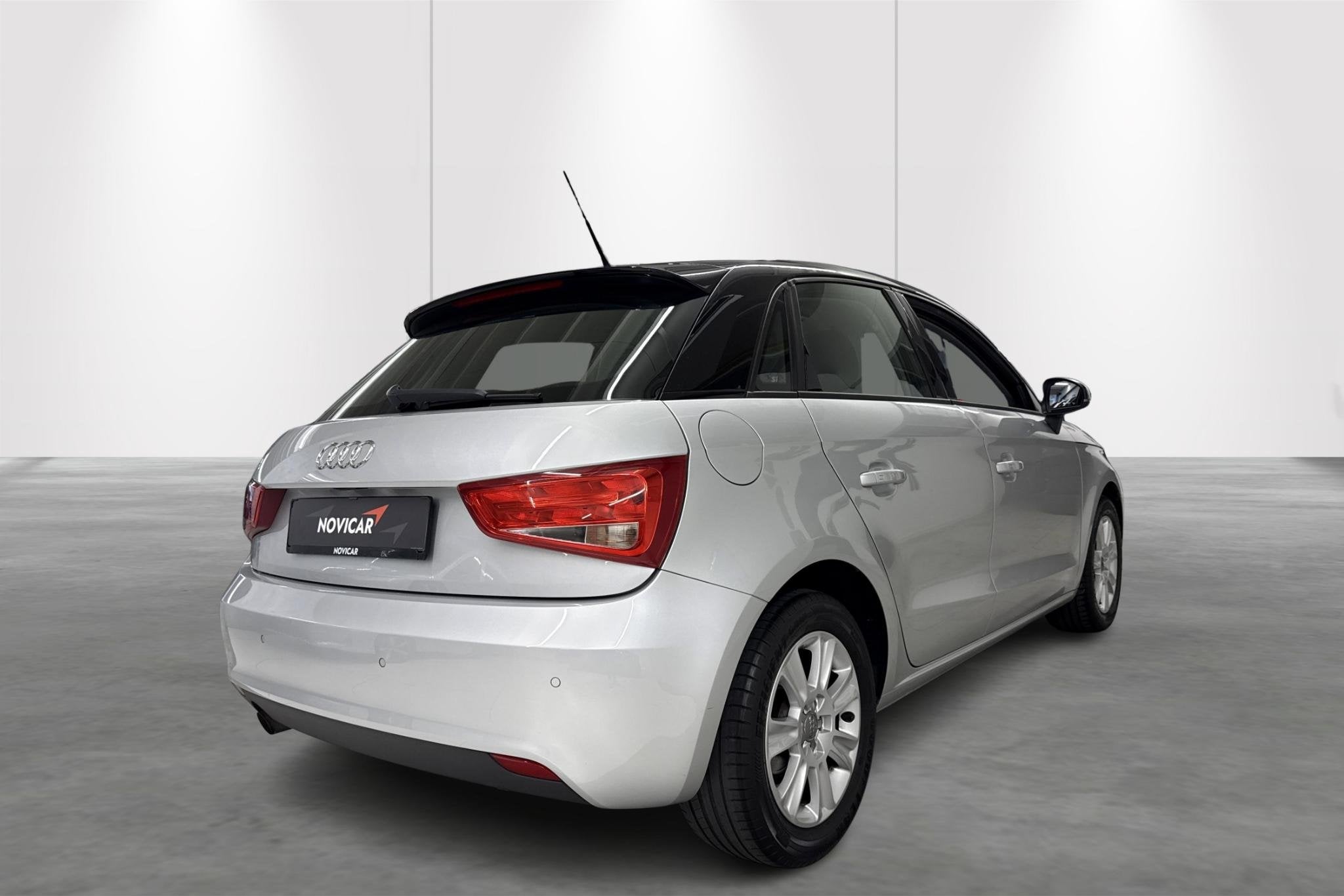 Audi A1 Sportback 1.2 TFSi 63kW Attraction, Voorwielaandrijving, Stof, 4 cilinders, 1200 kg