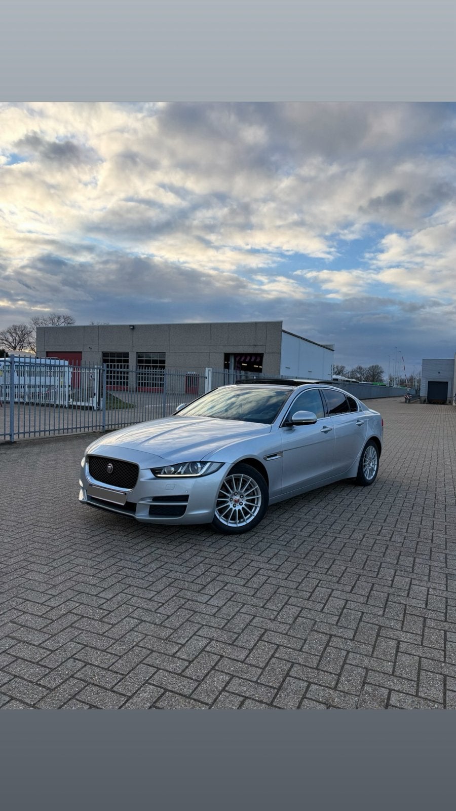 Jaguar XE D 2.0, Autos, Jaguar, Cuir, Argent ou Gris, Achat, Euro 6
