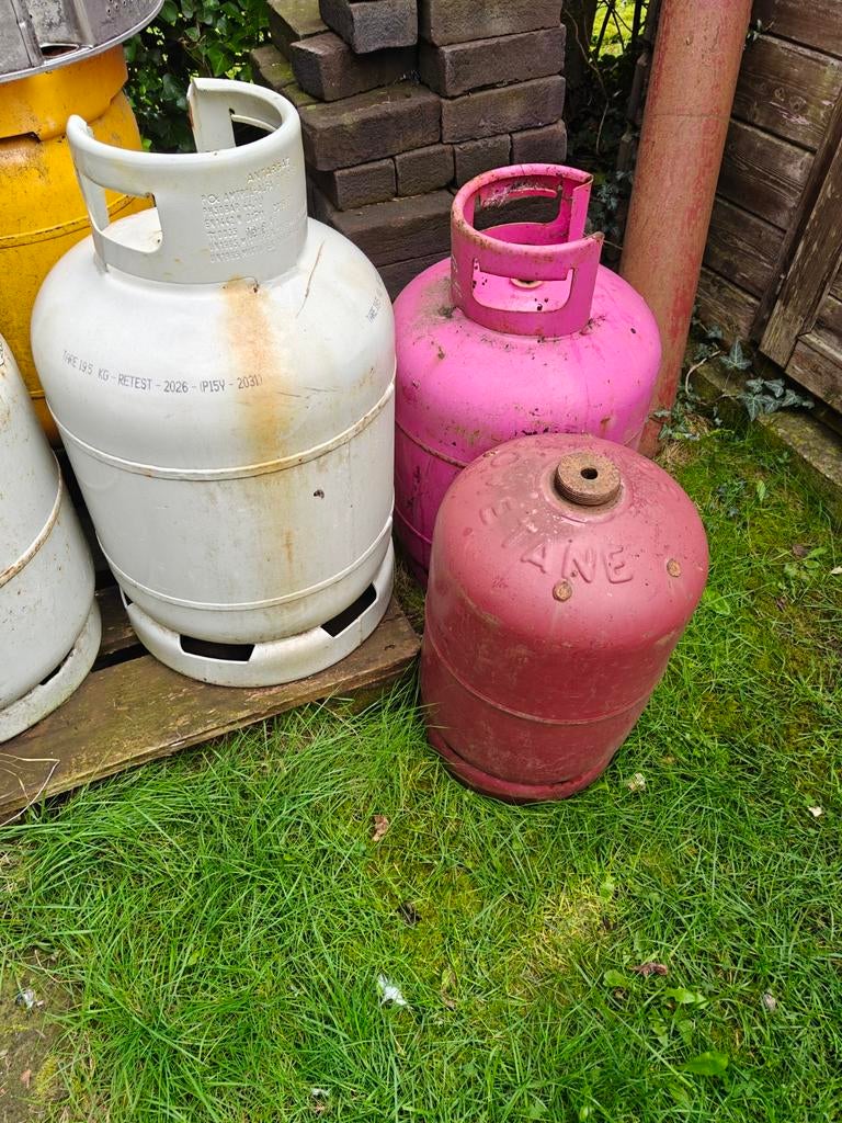 kleine en grote gasflessen, Ophalen