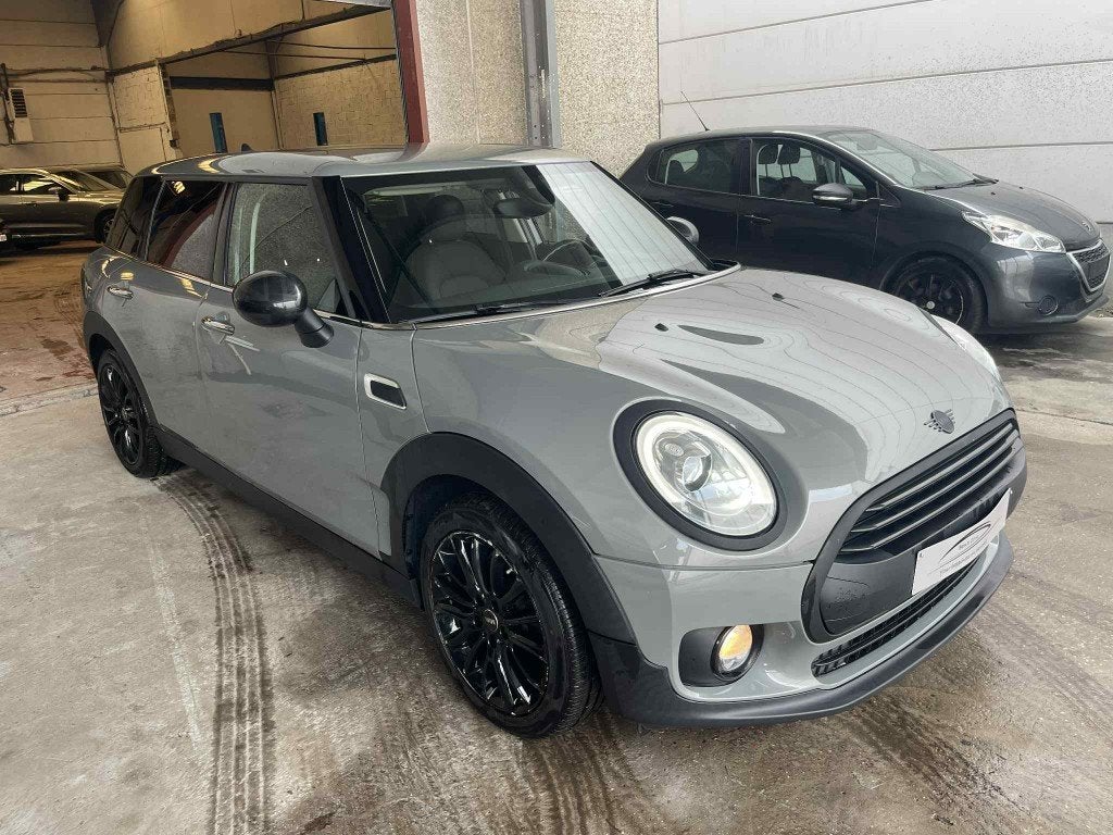 Mini Cooper Clubman 1.5i * Led-lampen/GPS *, Stof, Bi-Xenon koplampen, 4 cilinders, Bedrijf