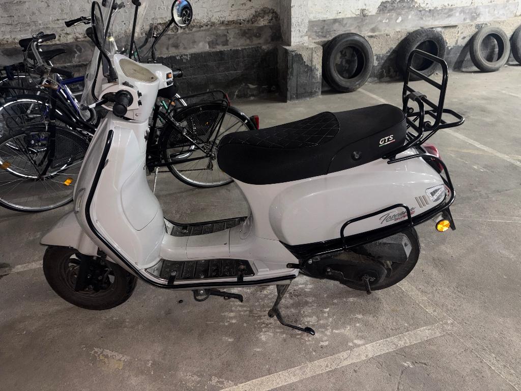 Verkoop gts toscana!!, Ophalen, Gebruikt, Klasse B (45 km/u), 50 cc