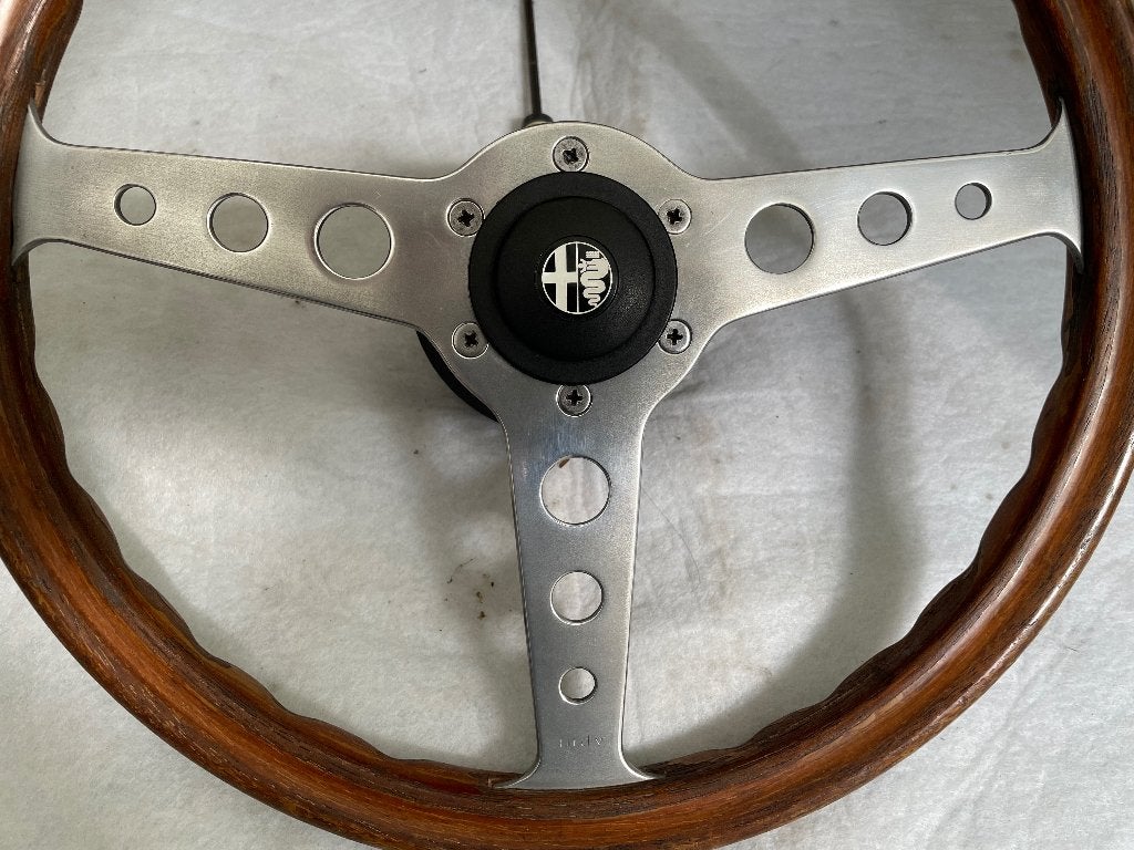 Volant en bois Alfa Romeo 105 Momo Indy original années’60, Autos : Pièces & Accessoires, Enlèvement ou Envoi, Utilisé, Alfa Romeo